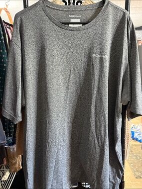 Columbia Men’s Gray Heather Short-Sleeve Performance Tee